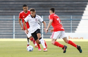 Matheus Arajo durante empate entre Corinthians e Internacional, pelo Campeonato Brasileiro Sub-20