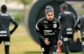 Lateral Fbio Santos no ltimo treinamento do Corinthians antes do Majestoso contra o So Paulo