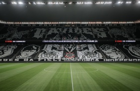 Mosaico na Neo Química Arena para o duelo entre Corinthians e São Paulo