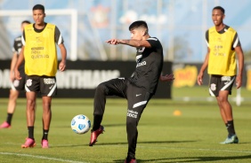 Araos no treino do Corinthians que se prepara para o prximo jogo no Brasileiro
