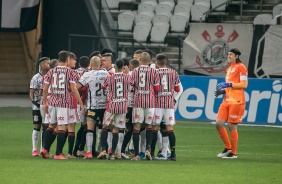 Confuso durante partida entre Corinthians e So Paulo, na Neo Qumica Arena