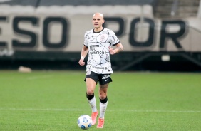 Fbio Santos durante a partida entre Corinthians e So Paulo