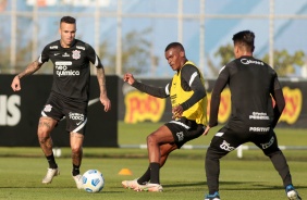 Luan e Matheus Alexandre no treino do Corinthians que se prepara para o prximo jogo no Brasileiro