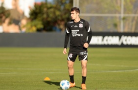 Lucas Piton no treino do Corinthians que se prepara para o prximo jogo no Brasileiro