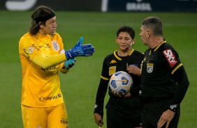 Cássio durante partida entre Corinthians e Internacional, pelo Brasileirão