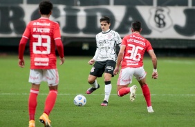 Fagner no jogo contra o Internacional, na Neo Qumica Arena, pelo Brasileiro