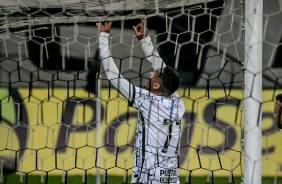 Jô anotou o gol de empate do Corinthians na partida contra o Internacional, pelo Brasileirão