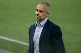 Sylvinho durante partida entre Corinthians e Internacional, pelo Brasileirão