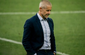 Sylvinho durante partida entre Corinthians e Internacional, pelo Brasileirão
