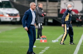 Tcnico Sylvinho na partida entre Corinthians e Internacional, na Neo Qumica Arena