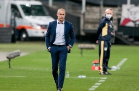 Treinador Sylvinho durante o duelo entre Corinthians e Internacional, na Neo Qumica Arena