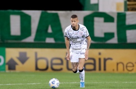 Joo Victor durante jogo entre Corinthians e Chapecoense