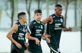 Adson, Araos e Matheus Alexandre durante treino do Corinthians no estdio Vovozo, em Fortaleza