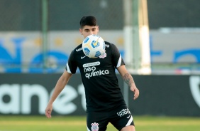 ngelo Araos durante treino do Corinthians no estdio Vovozo, em Fortaleza