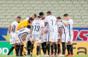 Elenco durante jogo entre Corinthians e Fortaleza, no Castelão, pelo Campeonato Brasileiro