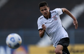 Matheus Arajo durante jogo entre Corinthians e Vasco, pelo Campeonato Brasileiro Sub-20