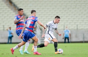 Mosquito durante jogo entre Corinthians e Fortaleza, no Castelo, pelo Campeonato Brasileiro