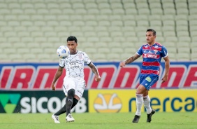 Zagueiro Gil durante jogo entre Corinthians e Fortaleza, no Castelão, pelo Campeonato Brasileiro