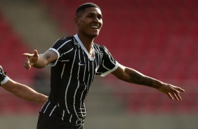 Antony marcou o gol do Corinthians no jogo contra o So Paulo, pelo Brasileiro Sub-20