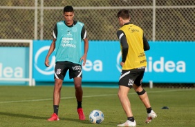 Rodrigo Varanda e Mateus Vital durante treinamento no CT Dr. Joaquim Grava