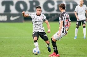Roni durante partida entre Corinthians e Atlético-MG, pelo Brasileiro