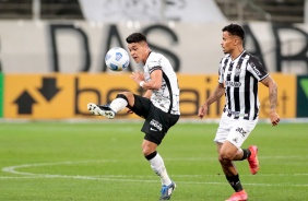 Volante Roni durante partida entre Corinthians e Atltico-MG, pelo Brasileiro
