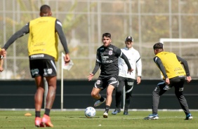 ngelo Araos durante o treino do Corinthians no CT Joaquim Grava