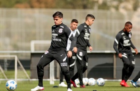 Fagner durante treino no CT Dr. Joaquim Grava