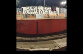 Protestos da torcida se espalharam pelo Brasil e pelo mundo nesta quarta-feira