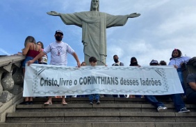 Protestos da torcida se espalharam pelo Brasil e pelo mundo nesta quarta-feira