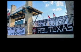 Protestos da torcida se espalharam pelo Brasil e pelo mundo nesta quarta-feira