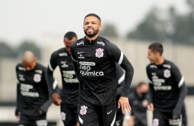 Vitinho durante treino no CT Dr. Joaquim Grava