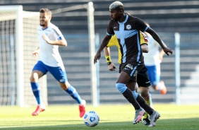 Gabriel Lima durante jogo entre Corinthians e Ava, pelo Brasileiro de Aspirantes