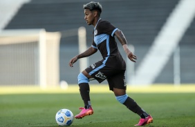 Luan Vitor durante jogo entre Corinthians e Ava, pelo Brasileiro de Aspirantes