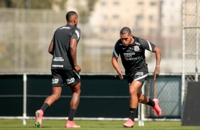 Du durante treinamento do Corinthians no CT Dr. Joaquim Grava