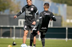 Mateus Vital durante treinamento do Corinthians no CT Dr. Joaquim Grava