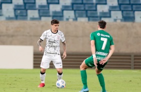 Fagner em ao no duelo entre Corinthians e Cuiab na Arena Pantanal