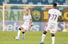 Joo Victor e J em duelo contra o Cuiab nesta segunda-feira