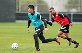 Araos e Rodrigo Daniel em treino preparatório para jogo contra o Flamengo, pelo Brasileirão