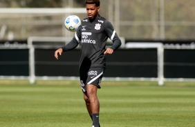 Gil durante treino do Corinthians em preparação para duelo contra o Flamengo