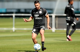 Giuliano durante treino preparatrio do Corinthians para duelo diante o Flamengo