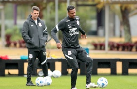 Jô em treino preparatório para jogo contra o Flamengo, pelo Campeonato Brasileiro