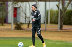 Lateral Fbio Santos em treino preparatrio para jogo contra o Flamengo, pelo Campeonato Brasileiro