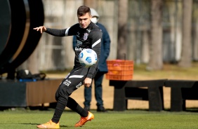 Lucas Piton durante treino do Corinthians em preparação para duelo contra o Flamengo