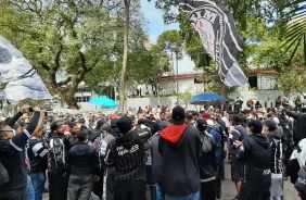 Movimento Salve o Corinthians em protesto no Parque So Jorge