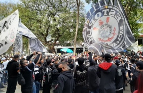 Movimento Salve o Corinthians em protesto no Parque So Jorge