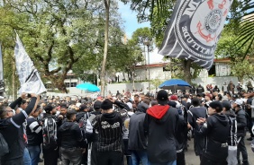 Movimento Salve o Corinthians em protesto no Parque So Jorge
