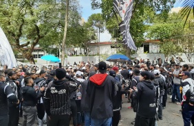 Movimento Salve o Corinthians em protesto no Parque So Jorge