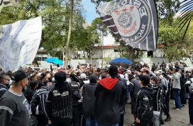 Movimento Salve o Corinthians em protesto no Parque So Jorge