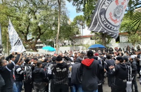 Movimento Salve o Corinthians em protesto no Parque So Jorge